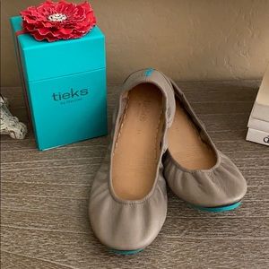Tieks by Gavrieli- Taupe Classic, size 11
